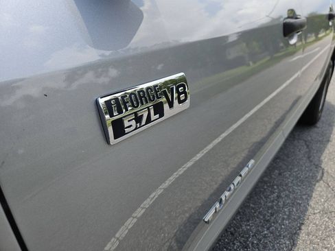 Used 2016 Toyota Tundra SR5 AWD/4WD image 10