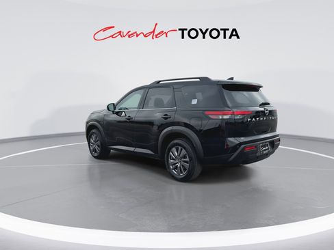 Used 2025 Nissan Pathfinder SV FWD image 6