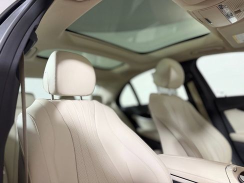 Used 2022 Mercedes-Benz E 350 4MATIC Sedan image 11