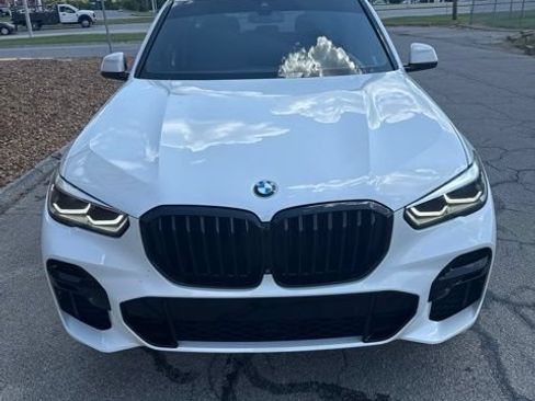 Used 2022 BMW X5 xDrive40i w/ M Sport Package AWD/4WD image 2