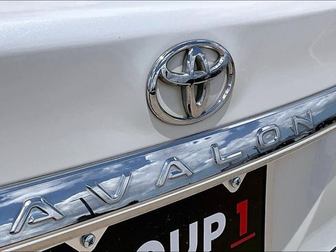 Used 2012 Toyota Avalon Limited FWD image 31