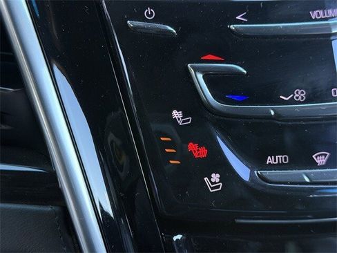 Used 2020 Cadillac Escalade Platinum image 21