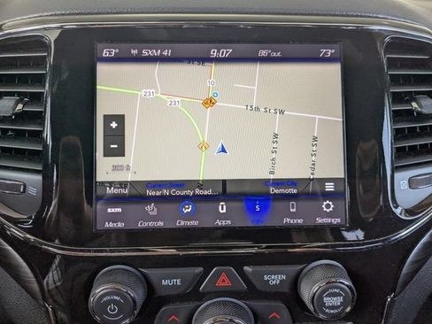 Used 2021 Jeep Grand Cherokee Laredo X AWD/4WD image 24
