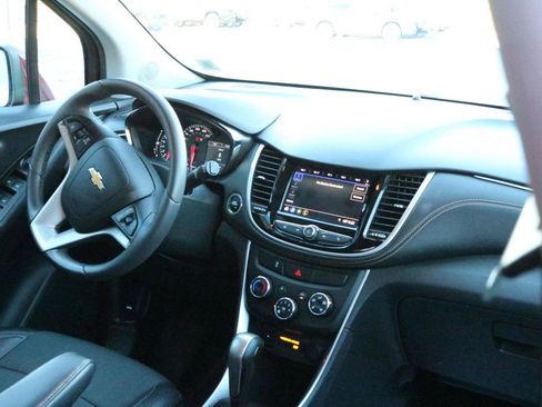 Certified 2022 Chevrolet Trax LT w/ Driver Confidence Package image 19