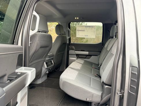 New 2026 Ford F250 XLT w/ XLT Premium Package AWD/4WD image 18