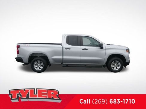 Used 2022 Chevrolet Silverado 1500 W/T w/ Trailering Package image 9