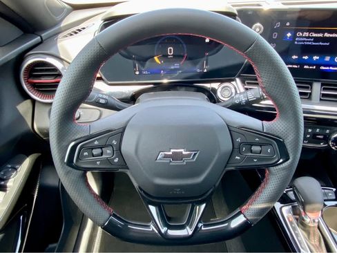 New 2026 Chevrolet Trax RS w/ Sunroof Package FWD image 34