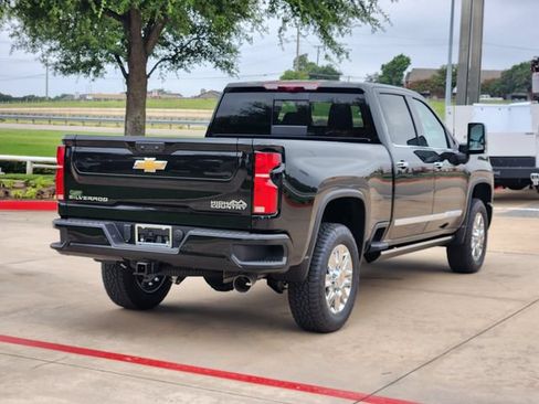 New 2026 Chevrolet Silverado 2500 High Country w/ High Country Premium Package AWD/4WD image 15