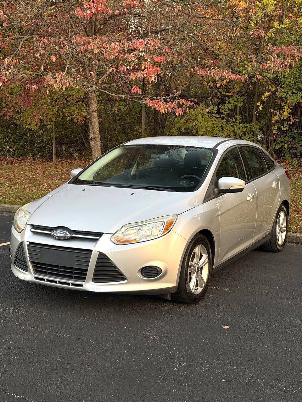 Used 2013 Ford Focus SE FWD image 2