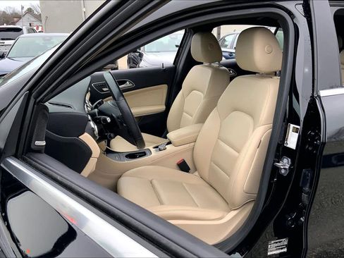 Used 2019 Mercedes-Benz GLA 250 4MATIC image 9