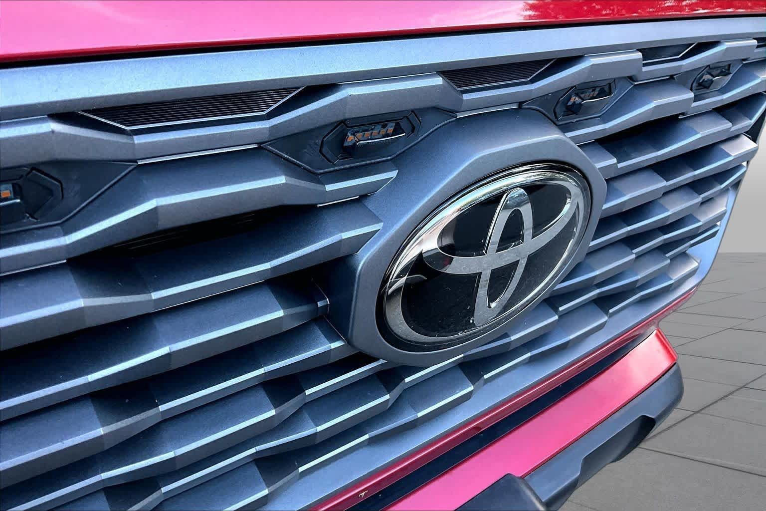Certified 2016 Toyota Tacoma SR5 AWD/4WD image 28