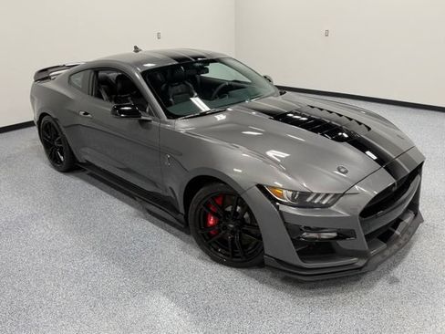 Used 2021 Ford Mustang Shelby GT500 w/ Technology Package RWD image 39