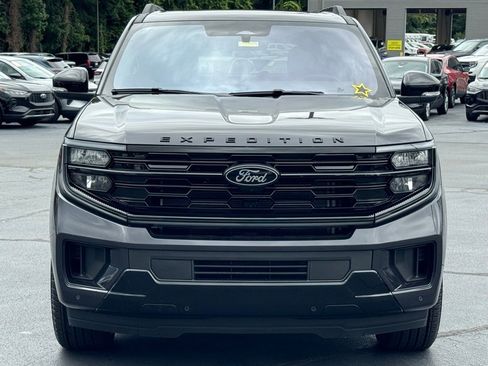 New 2025 Ford Expedition Platinum w/ Stealth Performance Package image 18