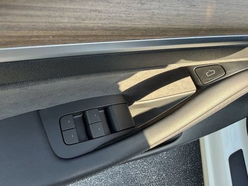 Used 2023 Tesla Model 3 Standard Range RWD image 9
