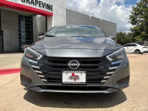 Used 2025 Nissan Versa SV FWD image 3