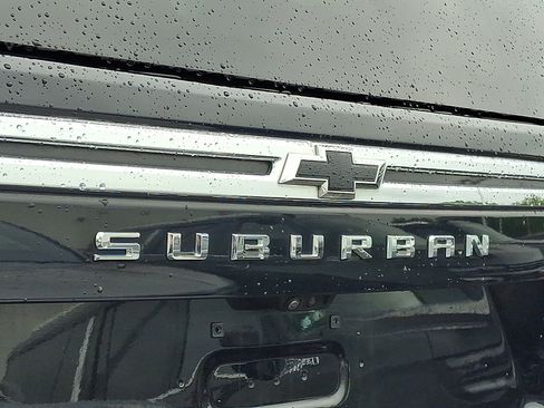 Certified 2023 Chevrolet Suburban Premier w/ Premium Package 2 AWD/4WD image 9