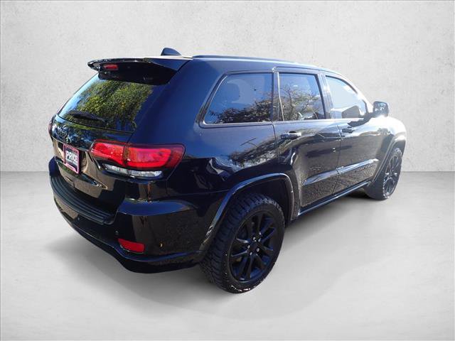 Used 2018 Jeep Grand Cherokee Altitude AWD/4WD image 4