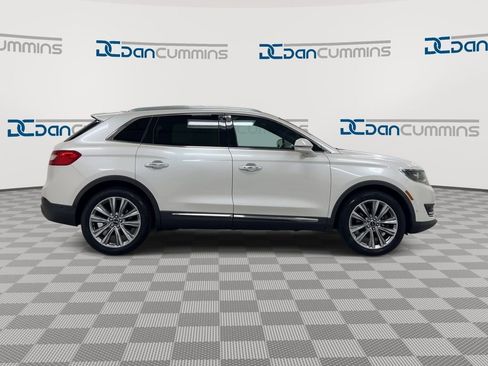 Used 2016 Lincoln MKX Reserve w/ Technology Package AWD/4WD image 9