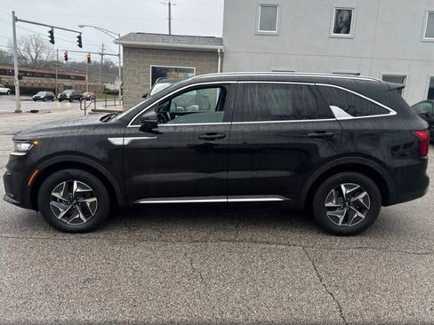 Used 2021 Kia Sorento S image 11