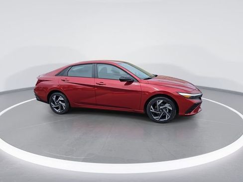 New 2025 Hyundai Elantra SEL image 2