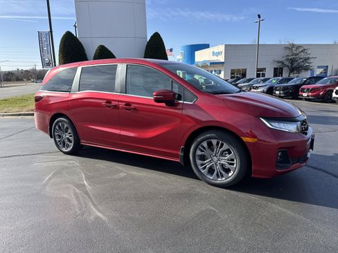 New 2026 Honda Odyssey Touring image 1