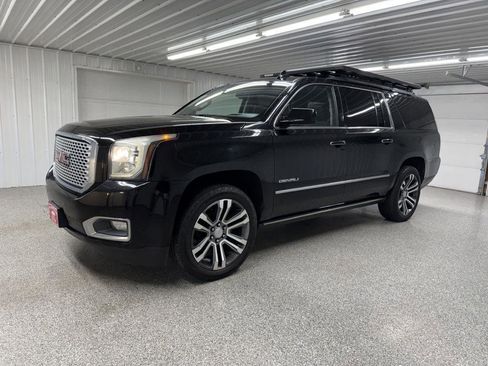 Used 2017 GMC Yukon XL Denali w/ Open Road Package AWD/4WD image 4