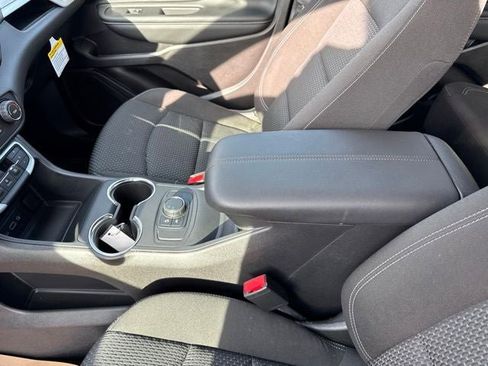 Used 2024 GMC Terrain SLE w/ Elevation Edition FWD image 16