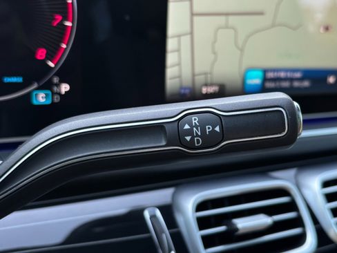 Used 2024 Mercedes-Benz GLS 580 4MATIC image 42