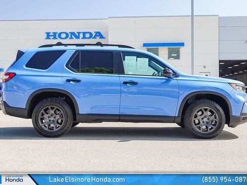 Certified 2024 Honda Pilot TrailSport image 6
