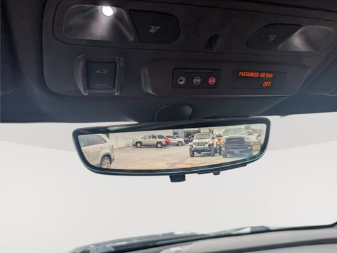 Used 2020 Chevrolet Camaro SS RWD image 18