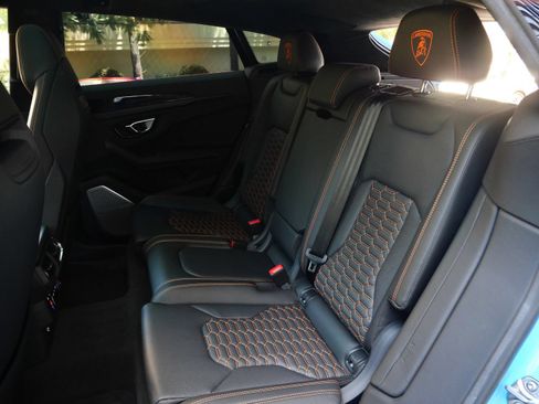 Used 2021 Lamborghini Urus AWD/4WD image 6