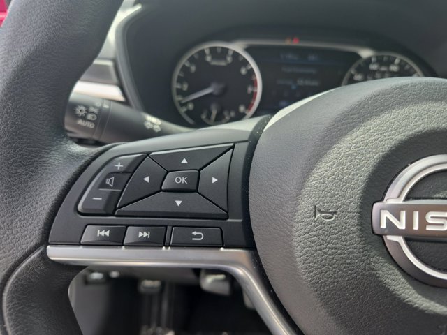 Used 2025 Nissan Altima 2.5 SV FWD image 17