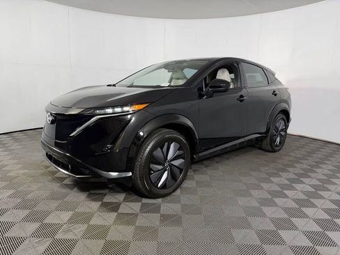 Used 2023 Nissan Ariya AWD image 9