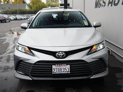 Used 2021 Toyota Camry LE w/ Carpet Mat Package (TMS) image 2