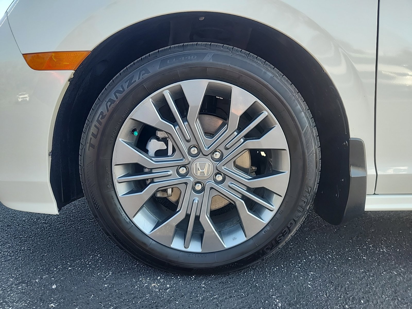 Used 2025 Honda Odyssey Touring image 12