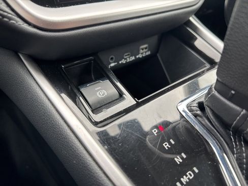 Used 2024 Subaru Outback Limited image 17