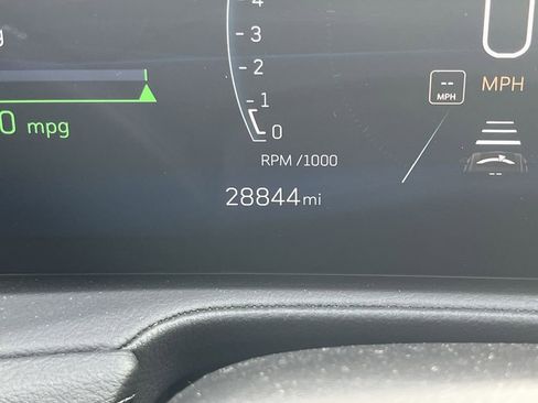 Used 2025 Cadillac XT4 Premium Luxury image 4