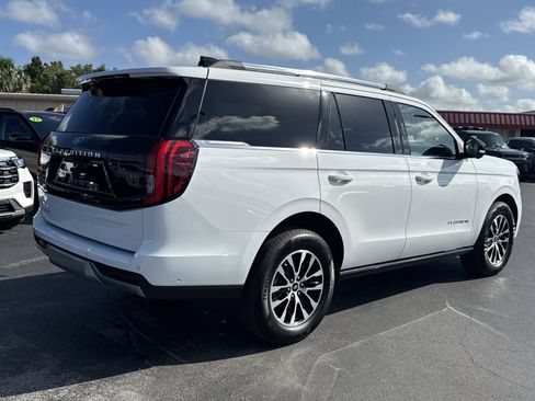 Certified 2025 Ford Expedition Platinum AWD/4WD image 4