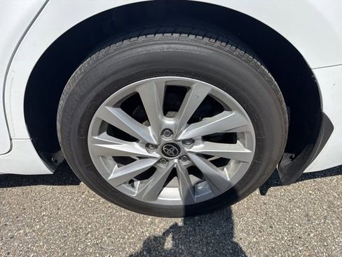 Used 2024 Toyota Camry SE image 4