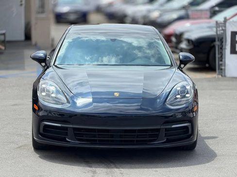 Used 2018 Porsche Panamera image 3