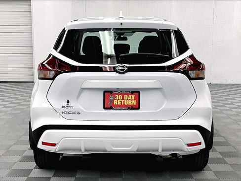 New 2025 Nissan Kicks Play S FWD image 10
