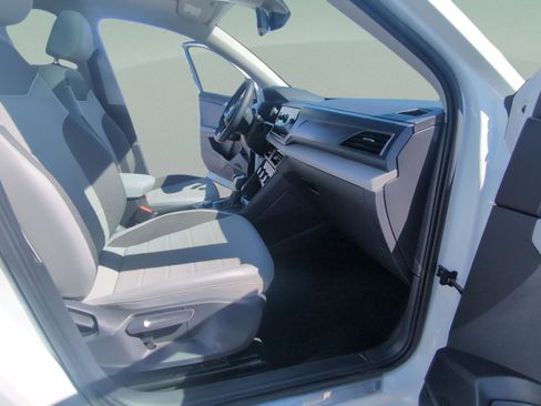 Used 2023 Volkswagen Taos SE w/ Panoramic Sunroof Package AWD/4WD image 25