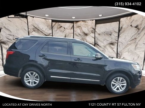 Used 2019 Ford Explorer XLT w/ Equipment Group 201A AWD/4WD image 4