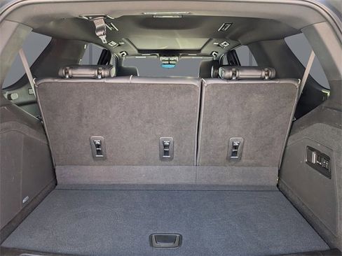 Used 2022 Cadillac Escalade Premium Luxury image 9