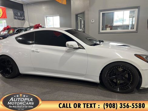 Used 2016 Hyundai Genesis 3.8 image 5