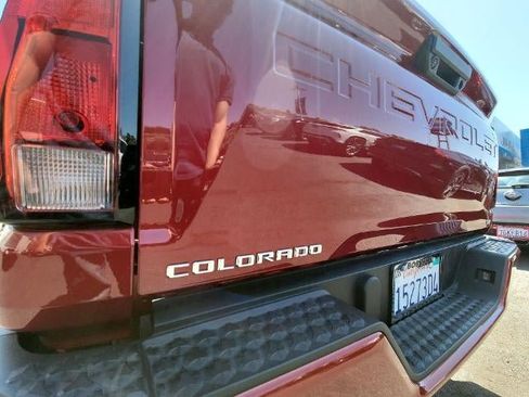 Used 2024 Chevrolet Colorado LT w/ LT Convenience Package II RWD image 33