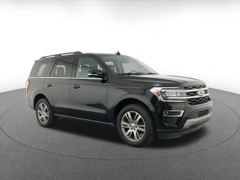 Used 2024 Ford Expedition Limited AWD/4WD image 2