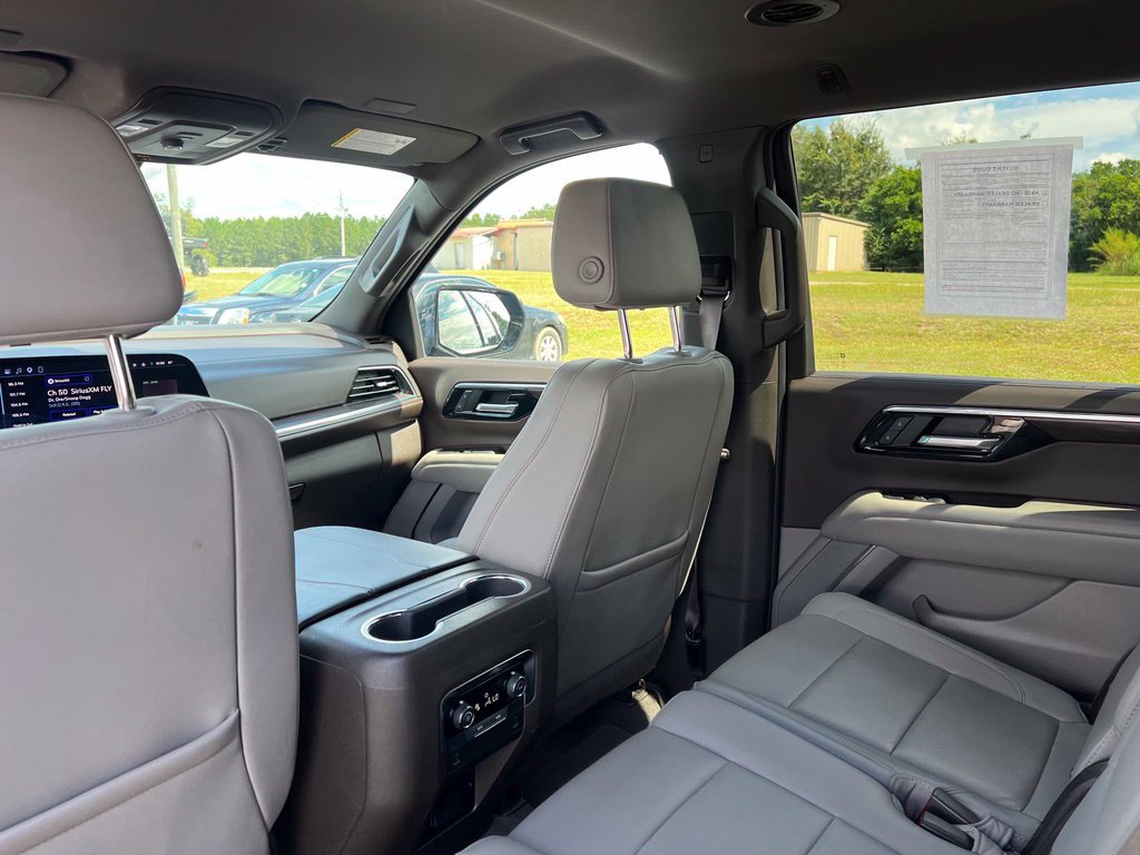 Used 2025 Chevrolet Tahoe LT RWD image 11