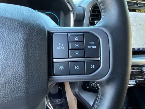 Used 2023 Ford F150 Lariat w/ Trailer Tow Package image 23