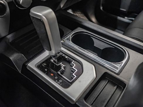 Used 2017 Toyota Tundra SR5 image 22